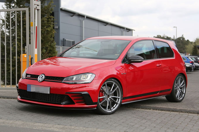 VW-Golf-GTI-Clubsport-S-Erlkoenig-fotosh