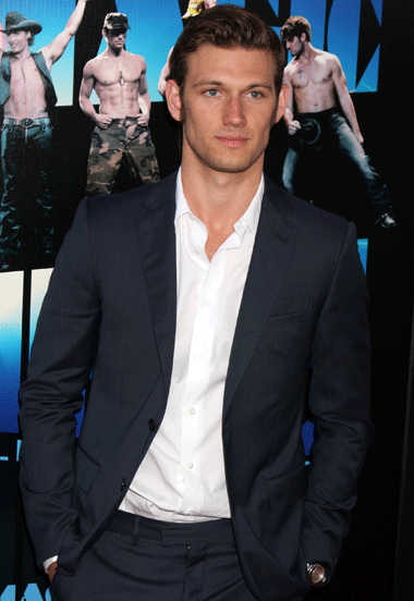 alex-pettyfer-christian-grey