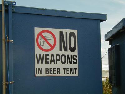 Bilder-Thread No Weapons in Beer Tent