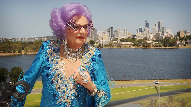 759852-dame-edna-everage