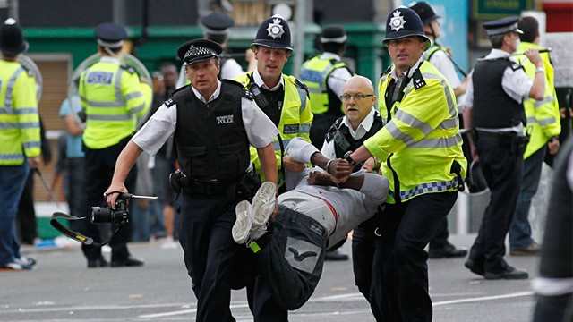 ap london police riot ll 110809 wg