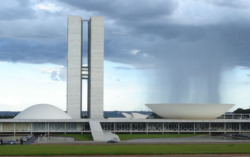 rain-cloud-over-bowl-at-brazilian nation