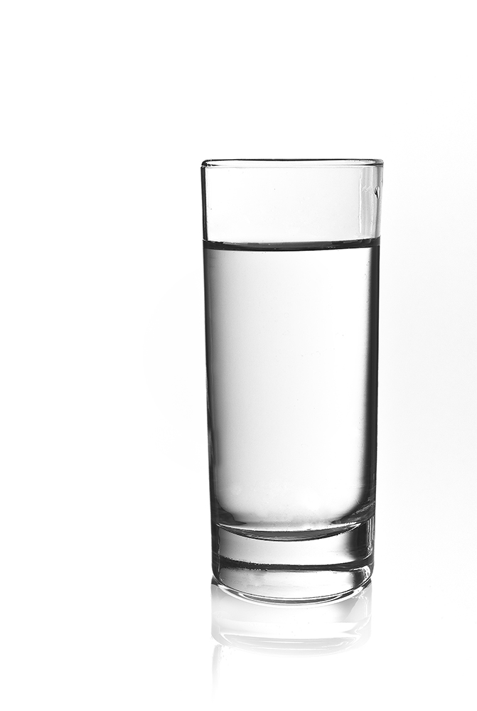 Ein-Glas-Wasser-a25023609