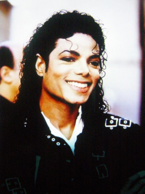 Beautiful-Smile-michael-jackson-24166164