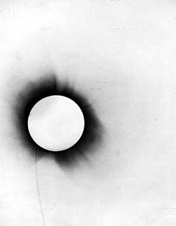250px-1919 eclipse negative