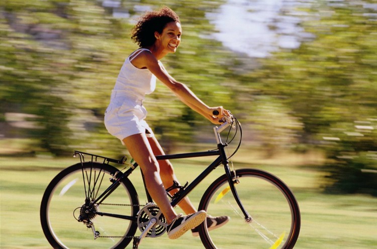 ejercicio-bici-plantas-medicinales-1024x