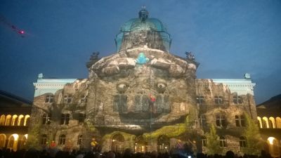 Lichtshow-2015-Bundeshaus-Bergriese