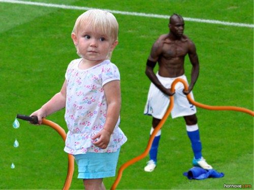 thumbs hornoxe.com mario balotelli memes