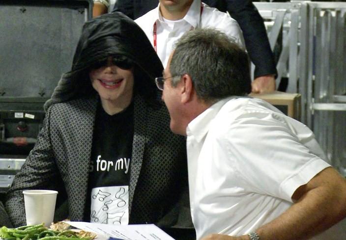 Michael-Jackson-and-Kenny-Ortega-3670651