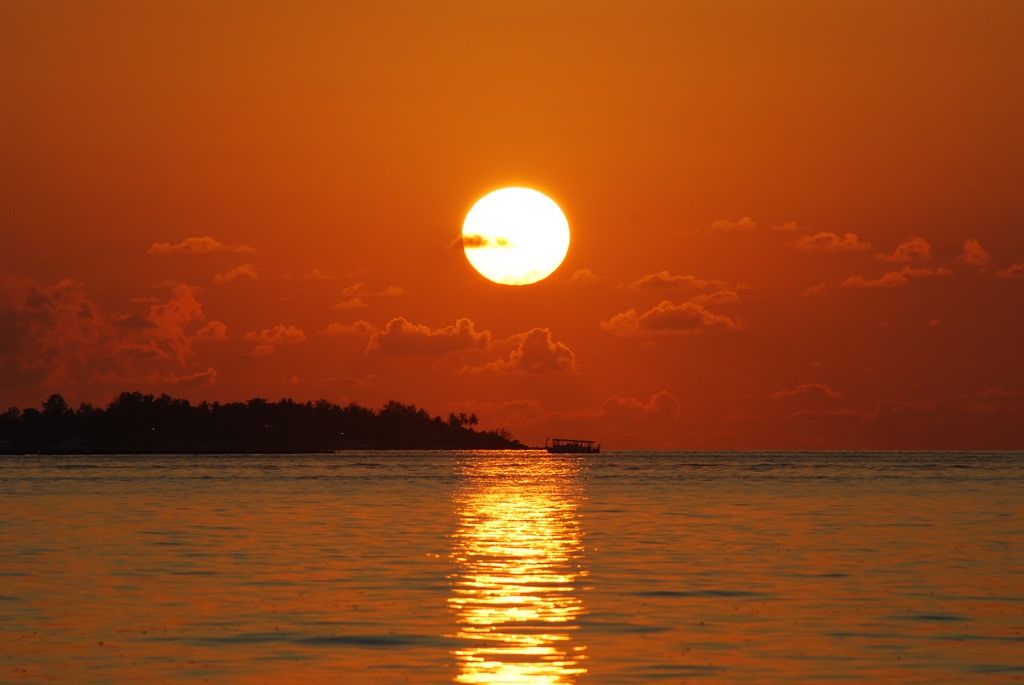 Wallpaper-Sunset-Maledives-Boat-Sonnenun
