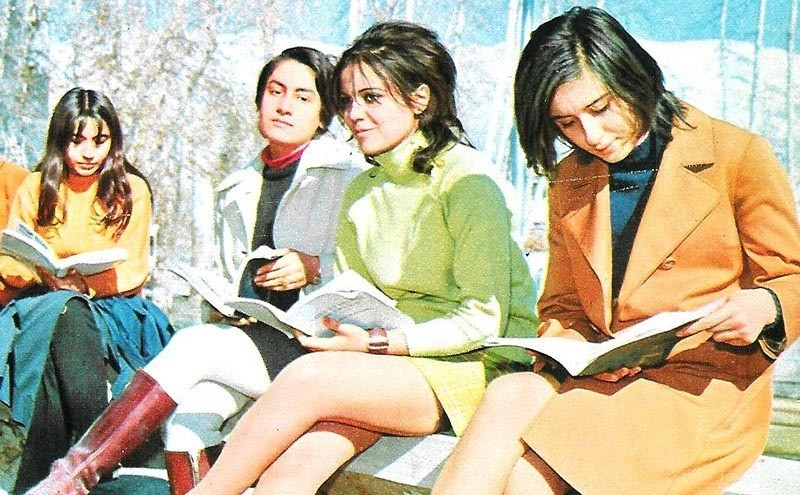 shah-iran-tehran-students-copy