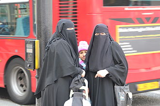 330px Womenwearingniqab