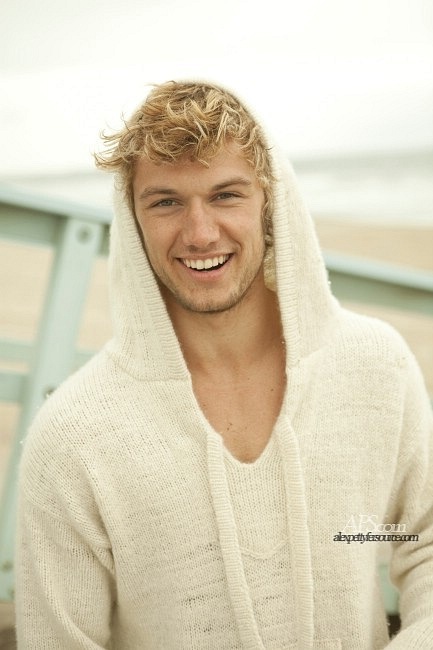 600full-alex-pettyfer