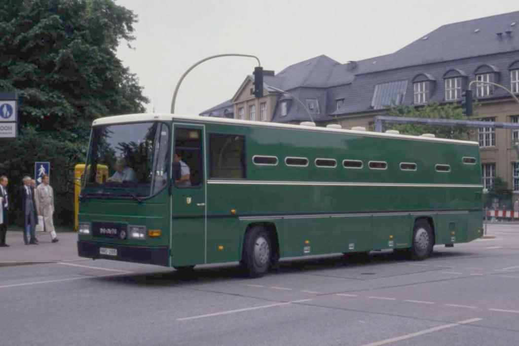 e06d91 man-bus-fuer-gefangenentransporth