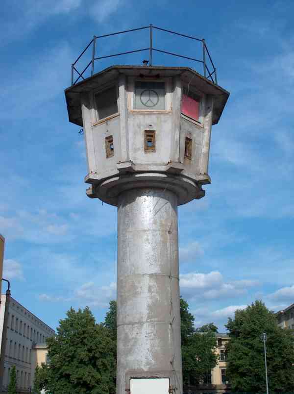 wachturm naehe potsdamer platz