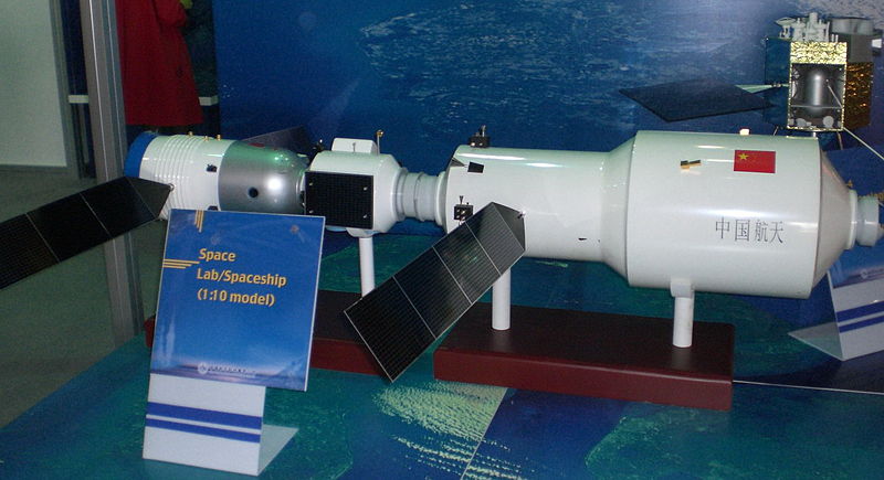 800px-Tiangong 2 space laboratory model