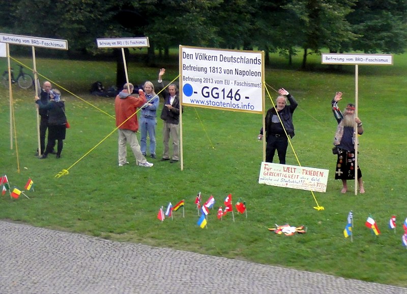 800px-Berlin proteste 15.09.2013 18-36-3.