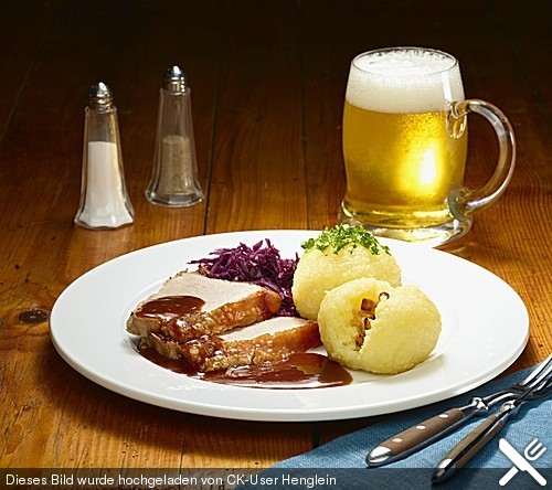 227955-big-schweinebraten-mit-kloessen