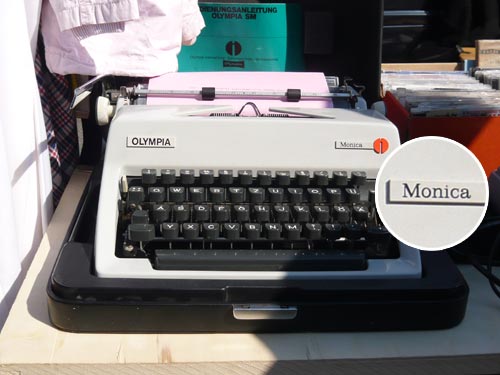 monica 01 schreibmaschine