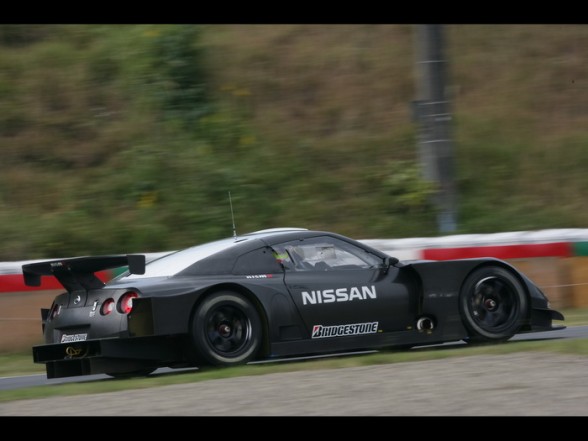 2008-nissan-gt-r-gt500-race-car-side-vie