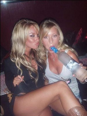 Bilder-Thread 1378354874 DrunkChicks
