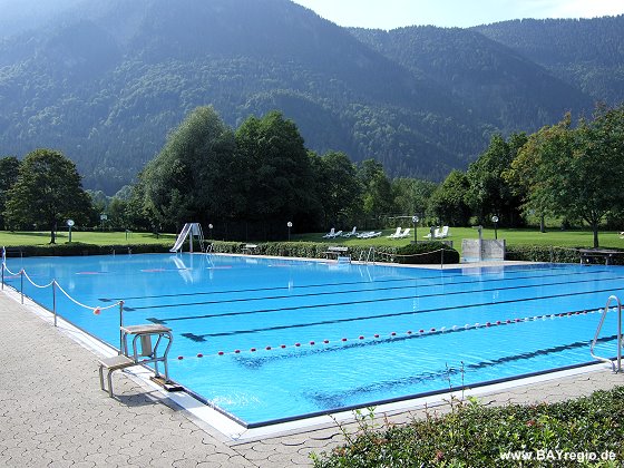 schwimmbecken-freibad-ohlstadt