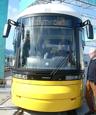 2853177 94dd237639 m