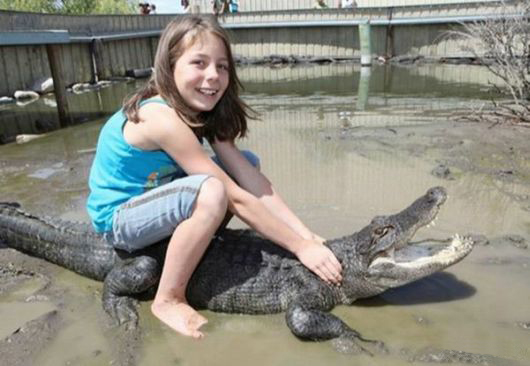 282-girl-crocodile-4