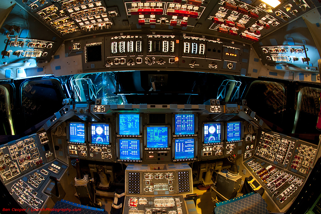 Bilder-Thread f4859a Endeavour flight deck