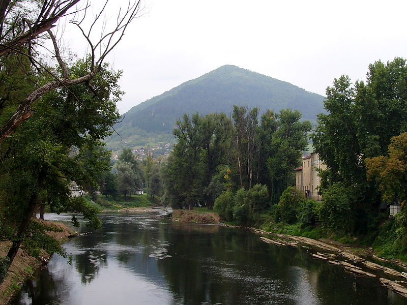 800px-Visoko Bosna Pyramid