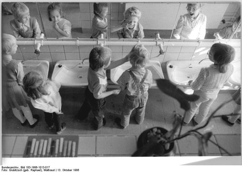 Bundesarchiv Bild 183-1986-1013-0172C Gr