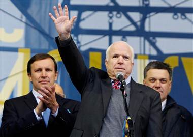 131215-mccain-ukraine-hmed-1045a.3803807