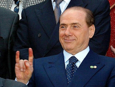 sdGqSI berlusconi handsign