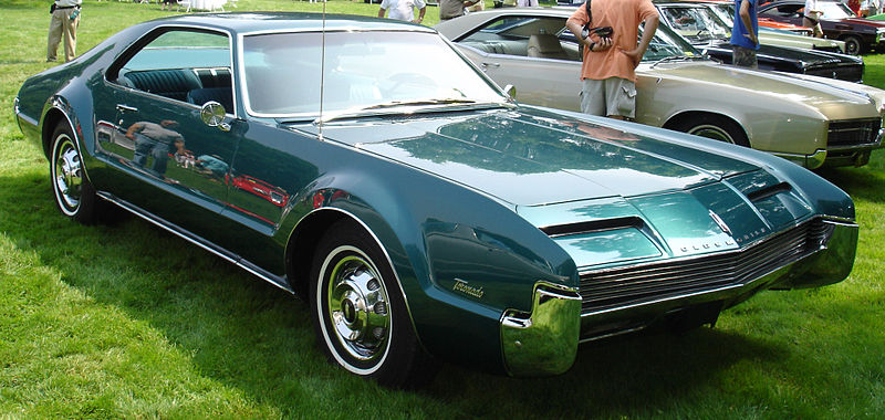 800px-66Toronado