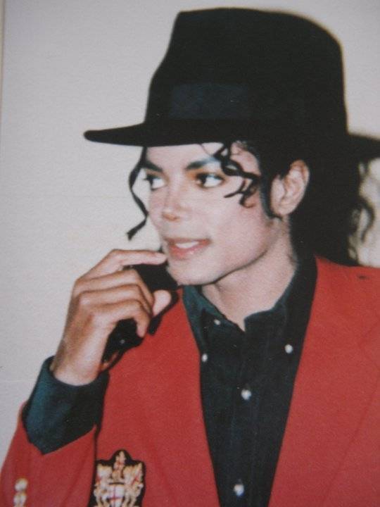 MICHAEL-michael-jackson-18377324-540-720