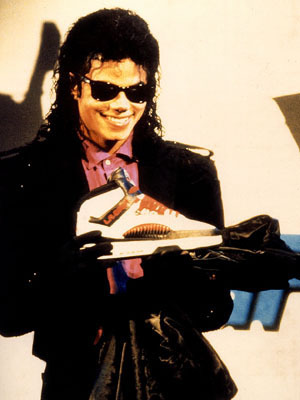 MikeyBear-michael-jackson-22257132-300-4