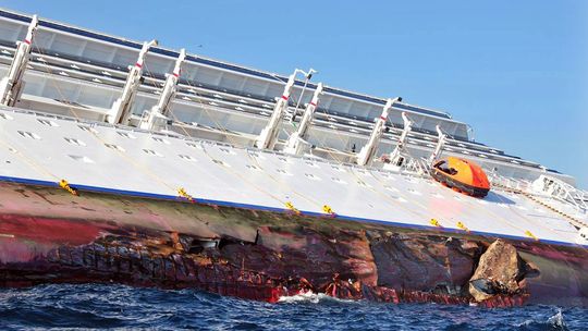 costa-concordia-4-540x304