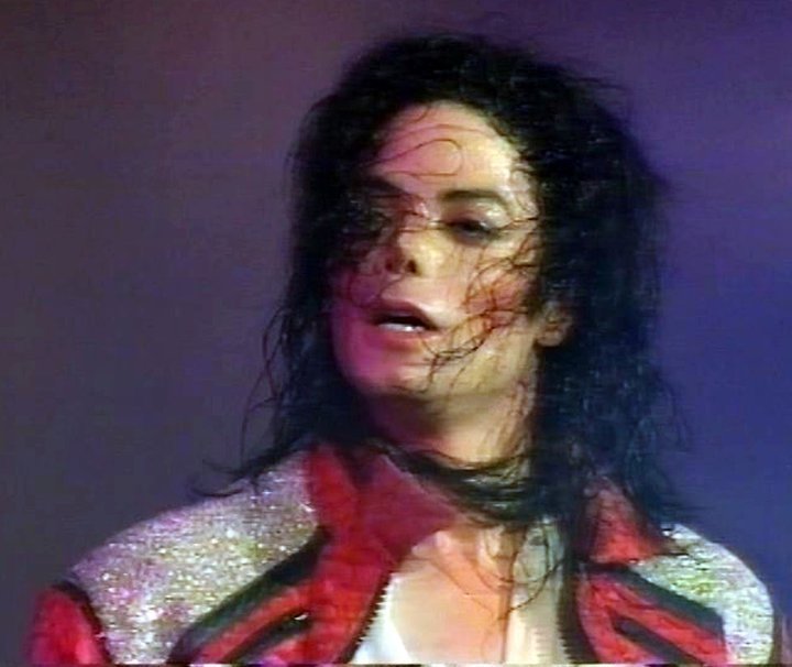 MJ-michael-jackson-22929690-720-606