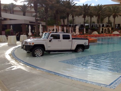2009-hummer-h3t-white-red-rock-pool