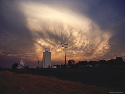 YAPOd0 brimberg-coulson-cloudy-sky-kansa