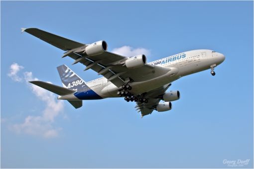 Flugzeug-Technik-Airbus-A380-Flughafen-K