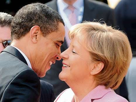 barack-obama-angela-merkel-kuss--1