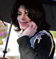 Michael-Jackson-Leaves-Neverland-For-Bah