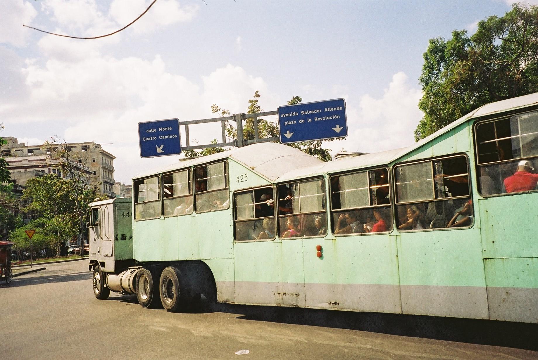 Bilder-Thread txOy49M Cuba-Havana-Metro-Bus-2-MY
