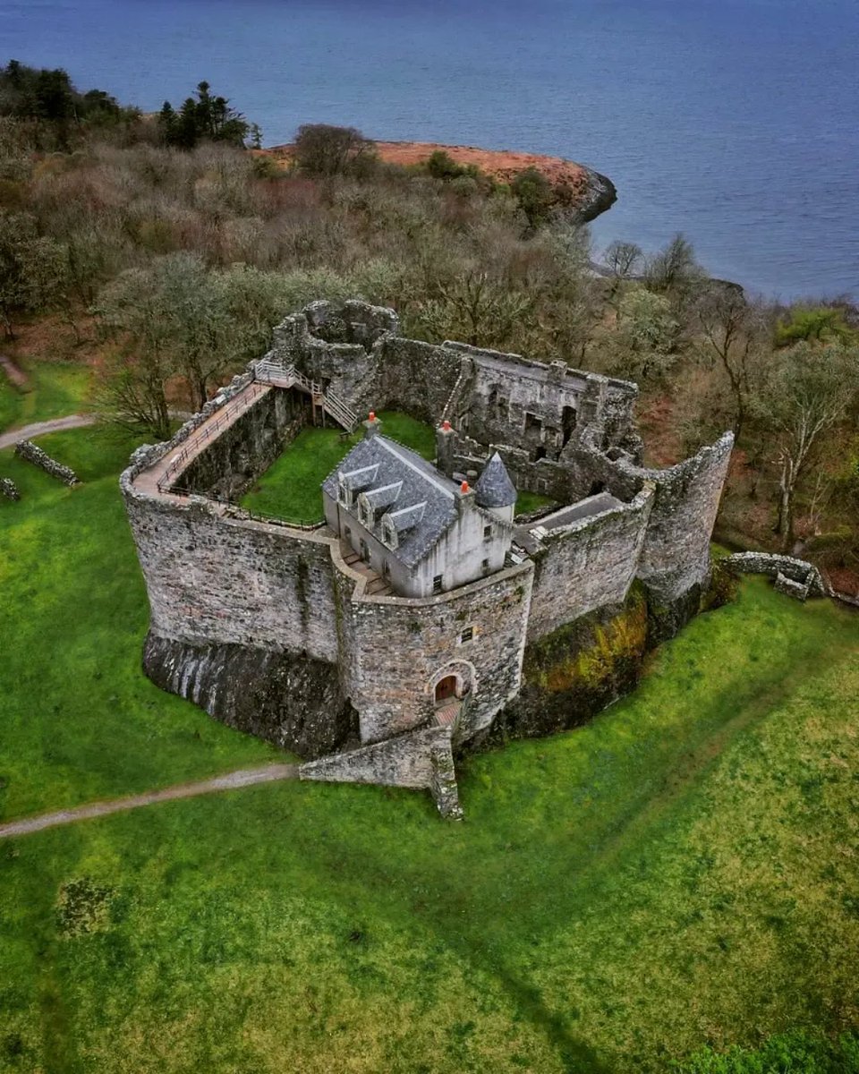 Dunstaffnage Castle Sco - Copy