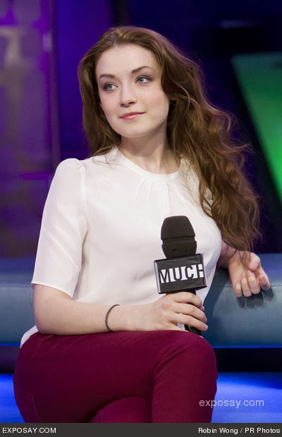 sarah-bolger-sarah-bolger-visits-newmusi
