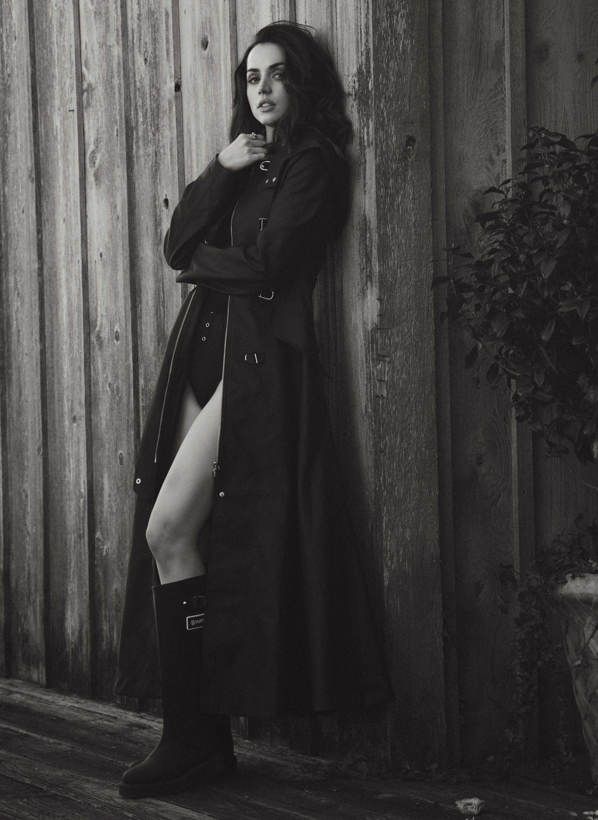 ana-de-armas-for-elle-magazine-august-20