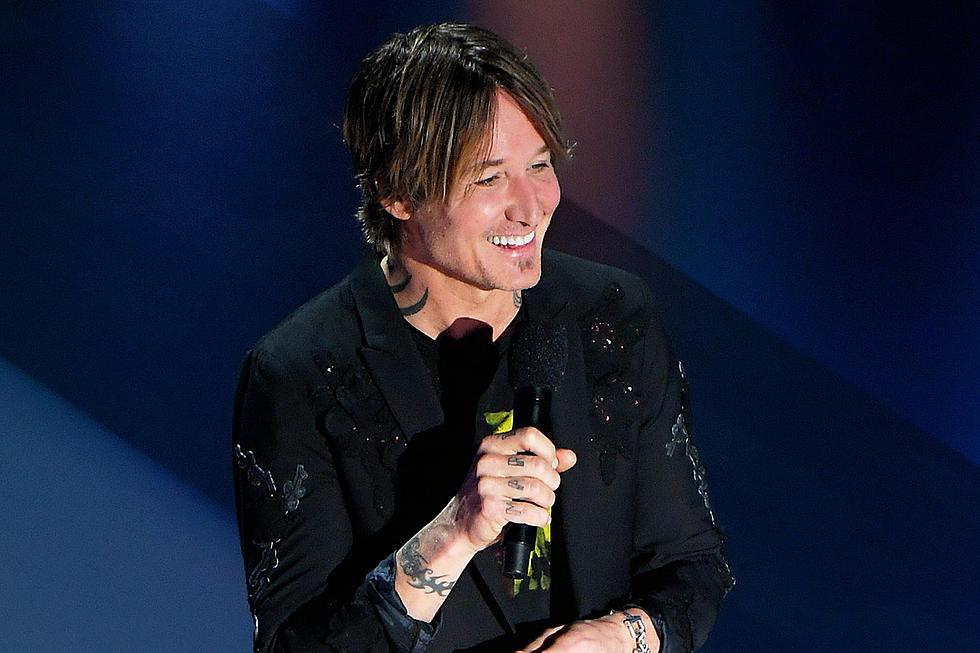 keith-urban-acm-host