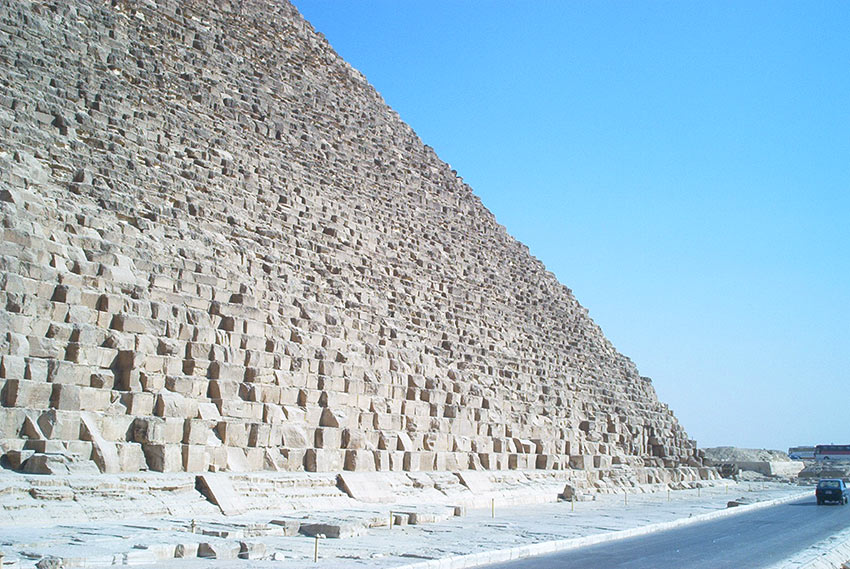 seiten-cheops-pyramide