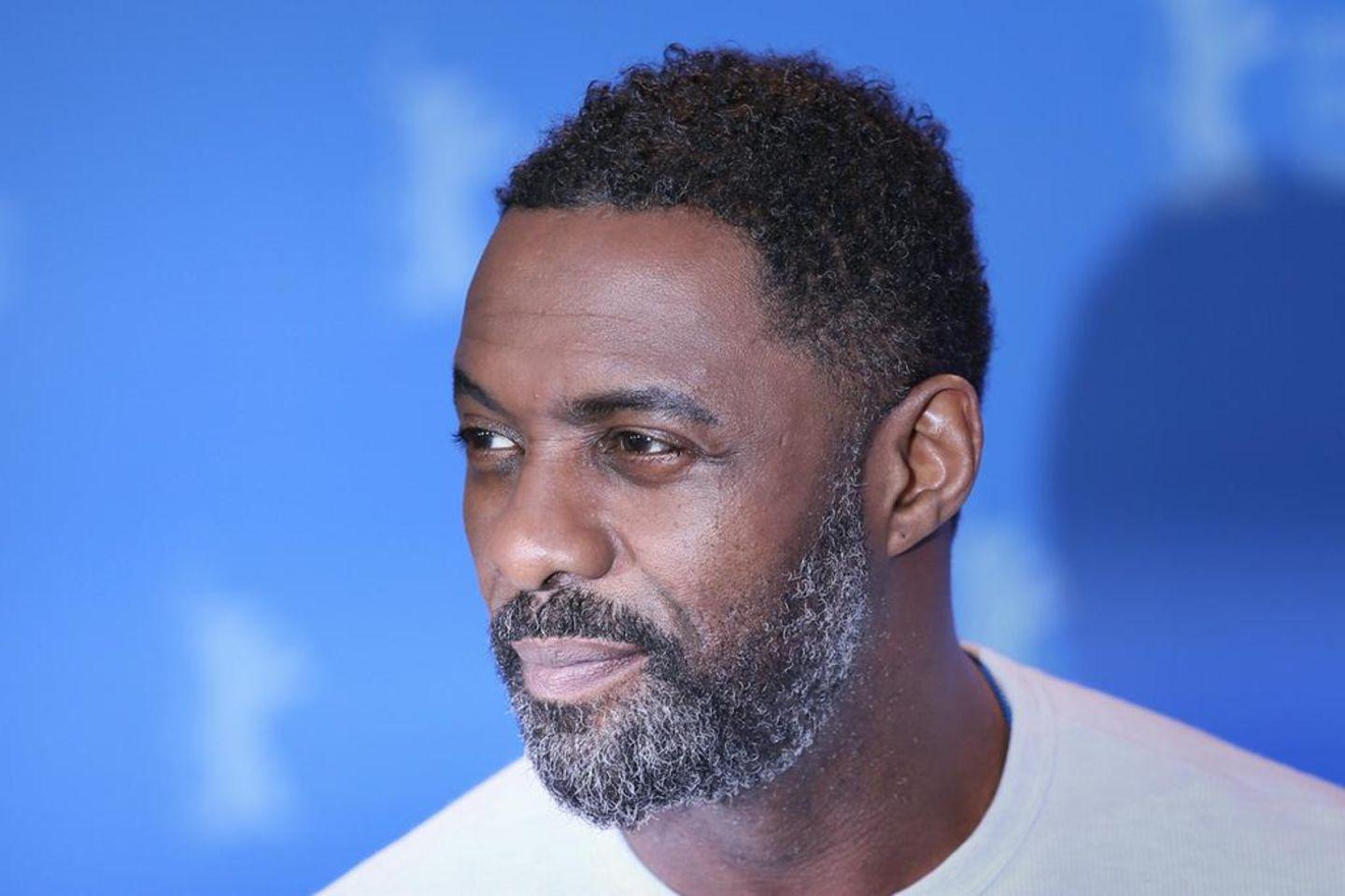 18--idris-elba-western-muss-pausieren---